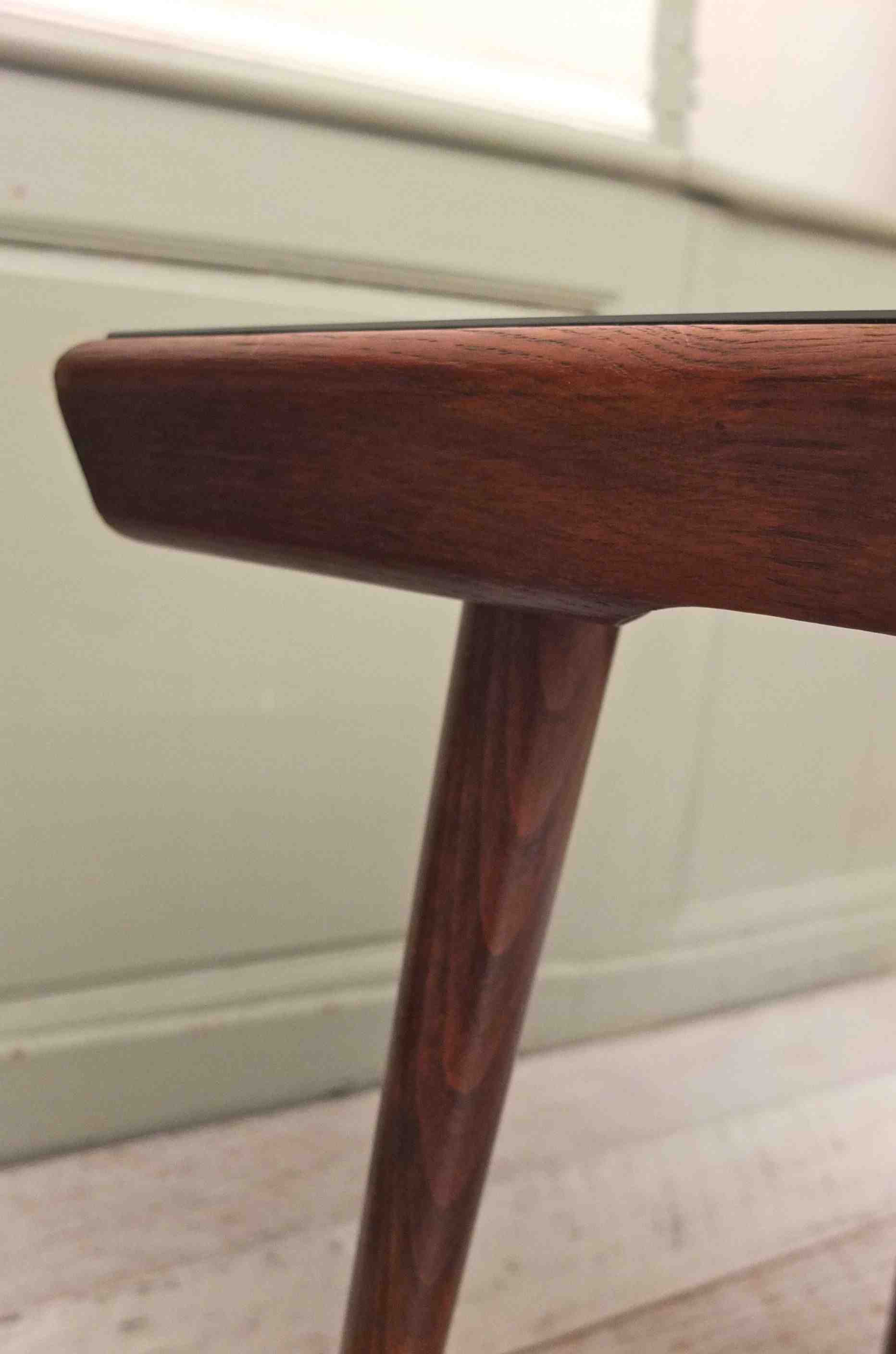 Slavia Vintage table basse vintage en bois et verre noir des années 60 style scandinave modèle "B58"  détail fantaisie 